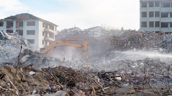 Apartment Demolition in New Albany